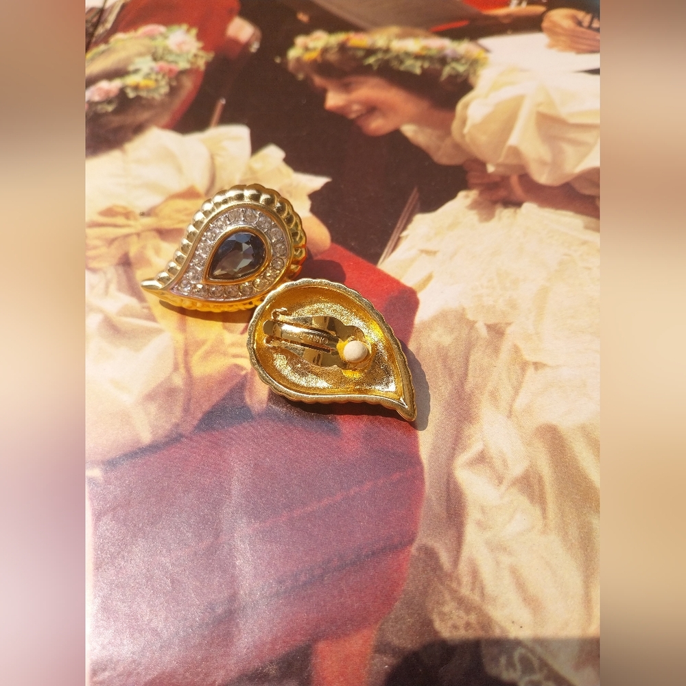 Nina Ricci  Clips Earrings - Picture 9 of 15